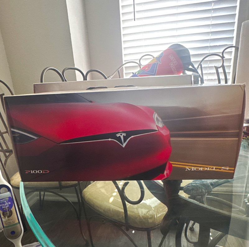 Tesla Model S P100D 1:18 Diecast Car Model Red 2017 Limited Edition