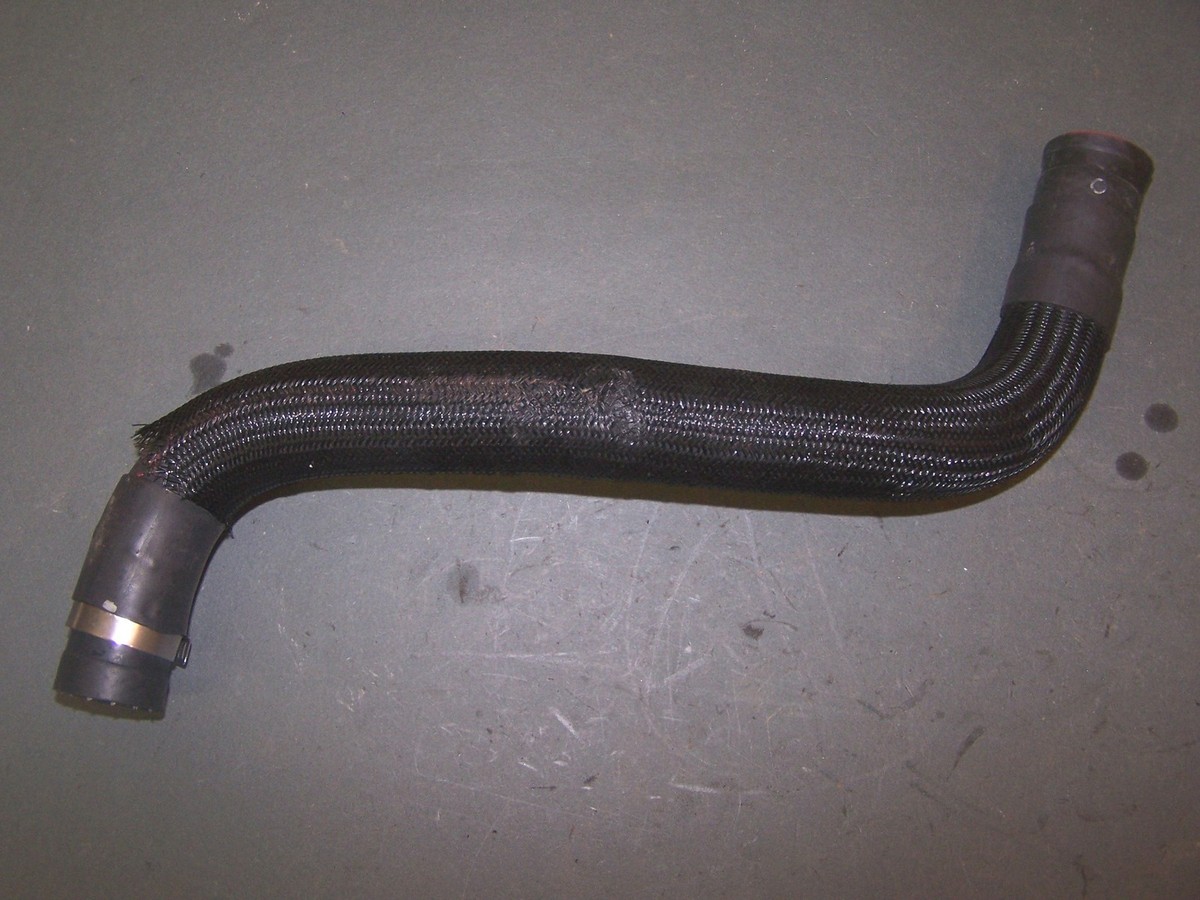 SUZUKI GSXR1000 LOWER RADIATOR OUTLET HOSE GSXR 1000 GSX-R 09-11