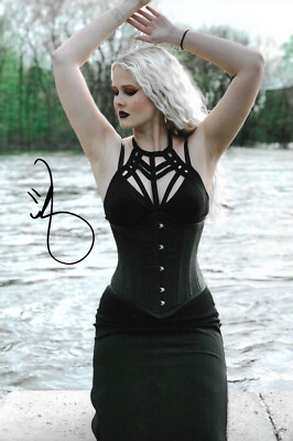 Zoe Marie Federoff ''Cradle of Filth'' Autogramm signed 20x30 cm Bild