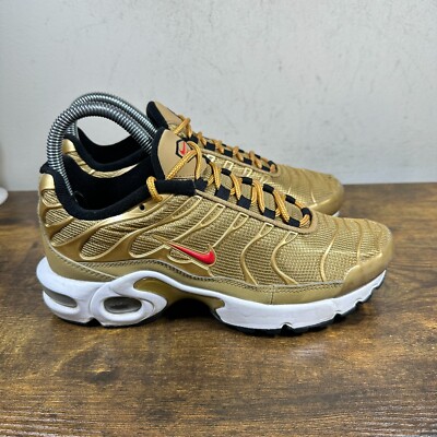 Nike Air Max Plus TN AR0259-700 Metallic Gold Varsity Sneakers Women's Size 