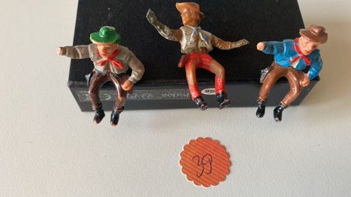 DDR Indianerfiguren / Cowboys sitzend – Gruppe 39 – 3 Reiterfiguren, Vintage Spi
