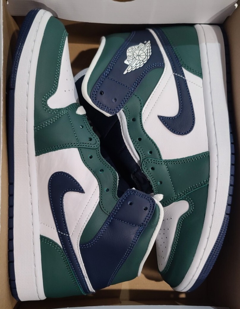 NEW Women's Size 10.5 Air Jordan Retro 1 Mid SE 'Seahawks' Blue