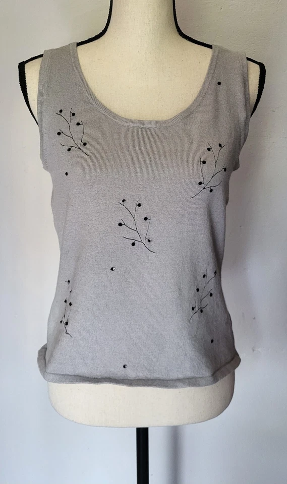 Camiseta sin mangas tejida gris con cuello redondo de lentejuelas bordadas para mujer M de colección años 90 Foto 4 de 4