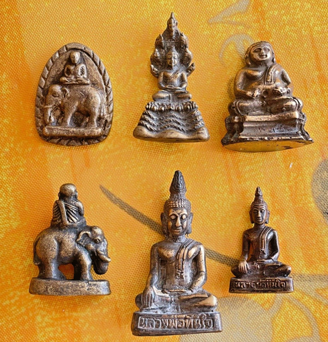 18 Petite figurine Bouddha different Mudra amulette en laiton - bronze Thaïlande - Picture 2 of 49