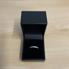 Vintage 18ct white gold 17 stone natural diamond eternity wedding ring.