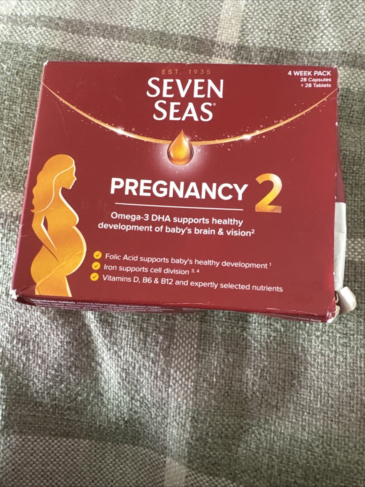 Seven Seas Pregnancy, Vitamins + Omega-3 28 Capsules + 28 Tablets New Date 01/27