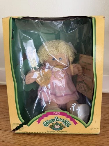 NEW VINTAGE CABBAGE PATCH KIDS DOLL 3900 BLONDE GIRL GREEN EYES PAPERS IN BOX