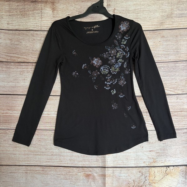 My Super Soft Tee Shirt ~ Size S Women's ~ Fitted Black Floral Long Sleeve