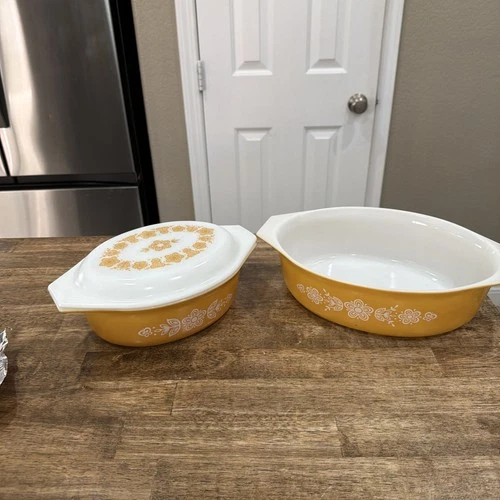 VTG Pyrex Butterfly Gold 3 Piece Mixed Lot Two Oval Casserole And One Lid EUC