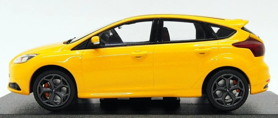 Minichamps 1/43 Scale Model Car FF01 - Ford Focus ST - ORANGE - Image 3 of 4