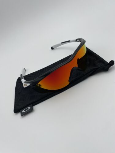 Oakley M2 FRAME Men's Sunglasses - Picture 1 of 5