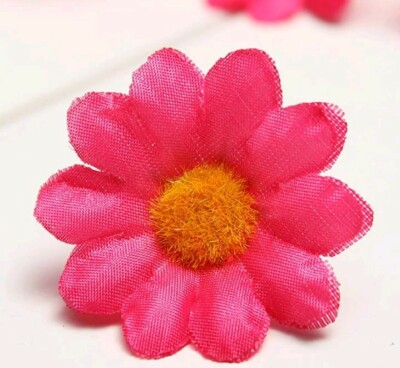 100 Kunststoffblumen ohne Stiel zur Dekoration (50 dunkelrosa und 50 rosa) 