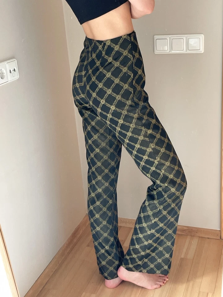 Pantalón Versace Classic V2 vintage en negro con estampado dorado - XS Foto 3 de 4