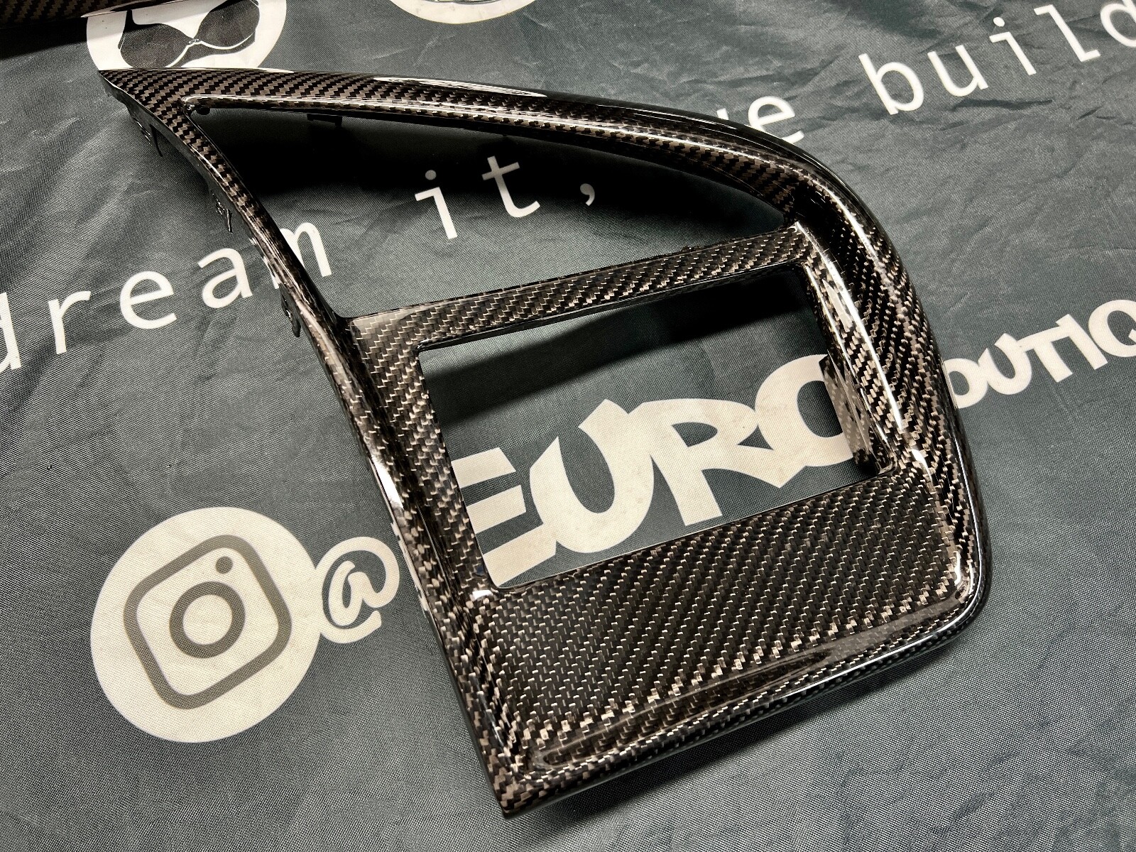 Audi R8 1st gen 100% Carbon Fiber Double DIN Radio Trim Bezel for DD radio
