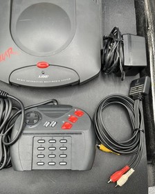 ATARI JAGUAR CONSOLE BUNDLE W/ 4 CONTROLLERS & WOLFENSTEIN 3D (MVP036005)