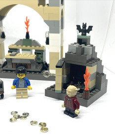 LEGO Harry Potter Gringotts Bank 4714 4 Minifigs Missing Blk Owl No Orig Box