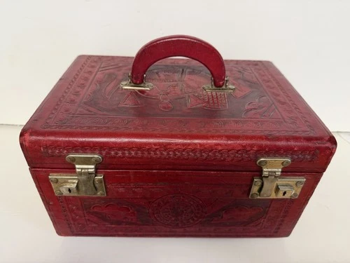 VINTAGE 1940'S HAND TOOLED RED LEATHER TRAIN CASE