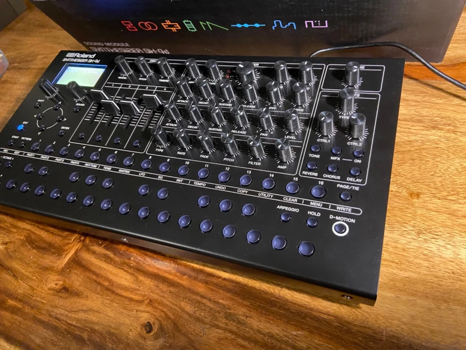 Roland SH-4d Desktop Synthesizer, V 2.00, Top-Zustand in OVP - Bild 4 von 4