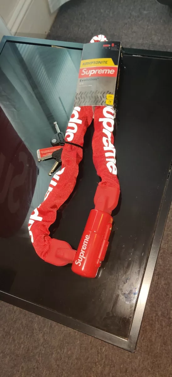 Supreme®/Kryptonite Integrated Chain Lock. Comes with 3 keys 🔥🔥🔥