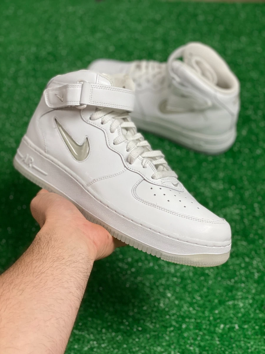 Nike mid cheap training shoes