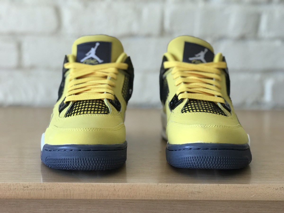 Nike Air Jordan 4 Retro Lightning Tour Yellow GS Size 7Y Nike Air Jordan 4 Retro Lightning Tour Yellow GS Size 7Y