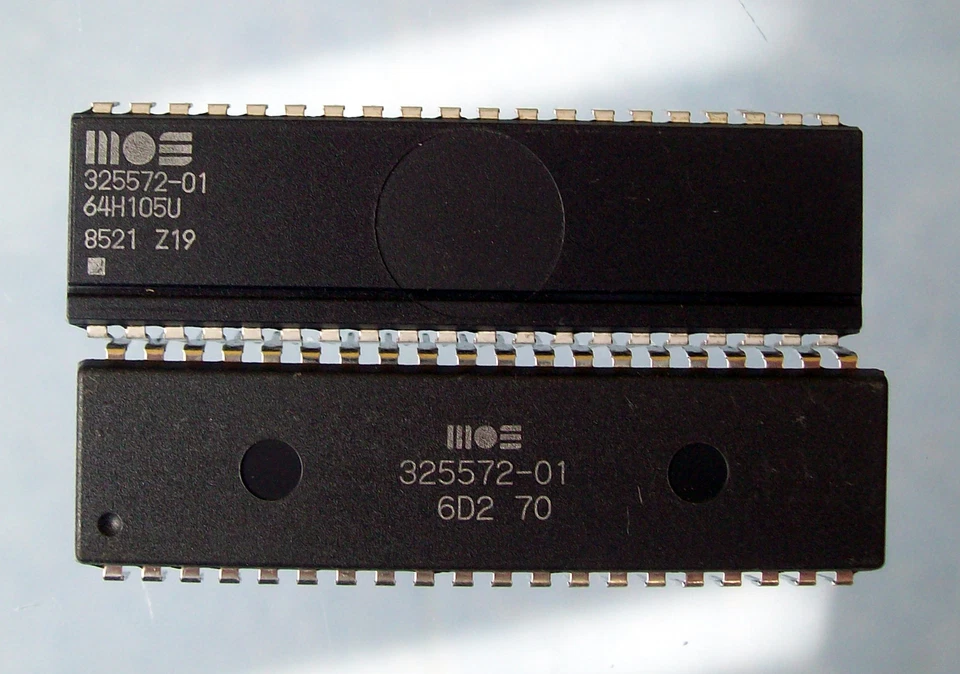 Commodore 325572-01 (64H105U)