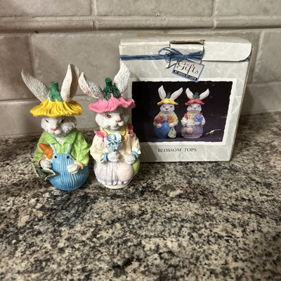 Blossom Tops Easter Bunnies House Of Lloyd 1995 Box Resin Figurines 4.5  Box
