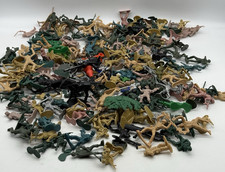 Green Army Men Toy Mixed Lot Horses A Couple of Knights Weapons