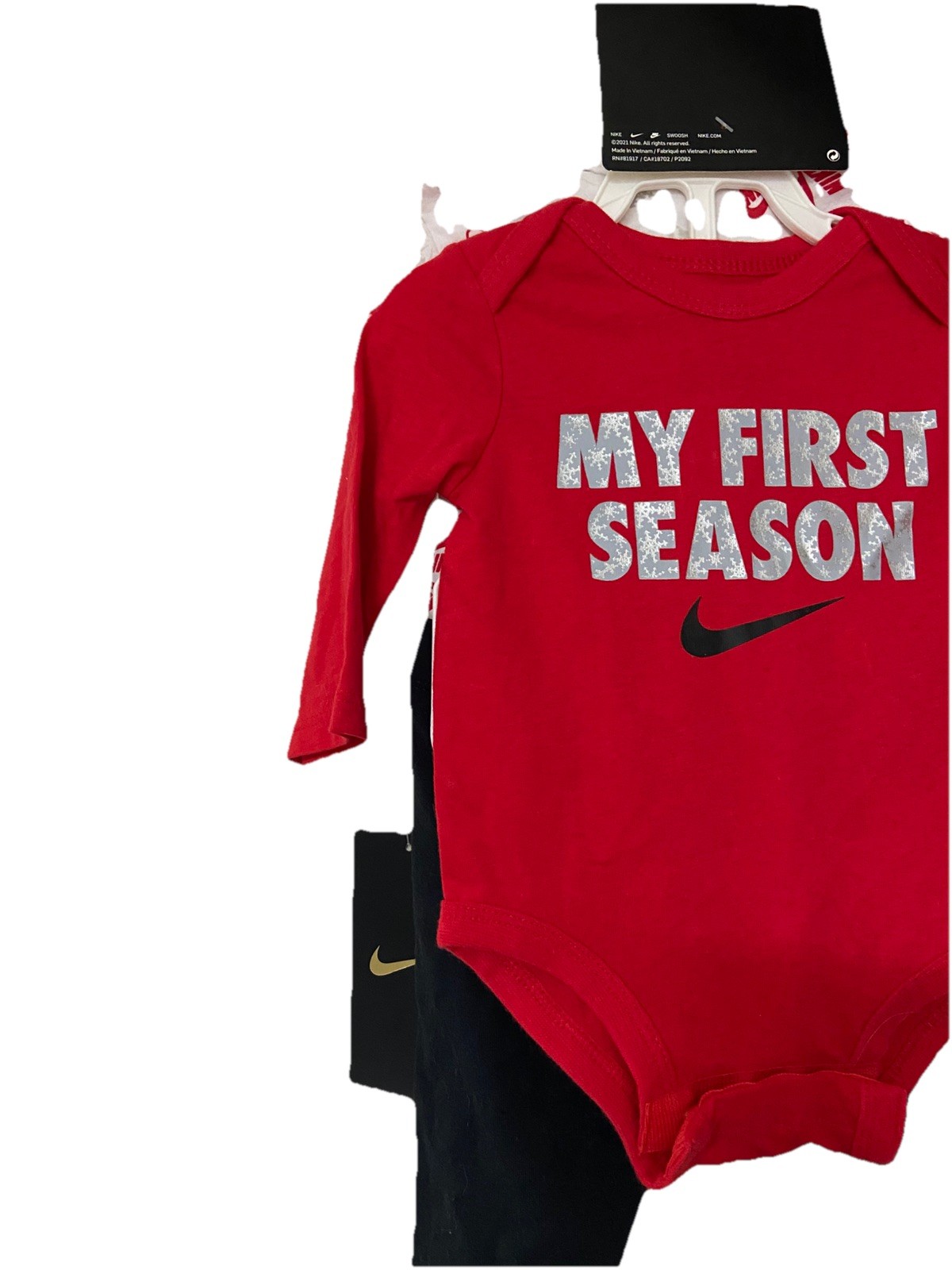 Nike 4pc set Infant 3 months NEW W TAGS Christmas 2 shirts head band bow bottoms