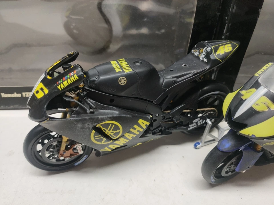 Yamaha YZR-M1 Rossi 2007 1/12 Défauts Épaves Pièces Détachées Uniquement - Photo 3/4