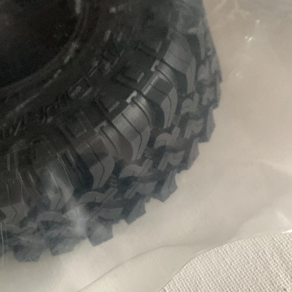 Axial 1.9 Fallen Wildpeak M/T 4.7” R35 Tire W/Inserts AXI43014 NEW - Image 4 of 4