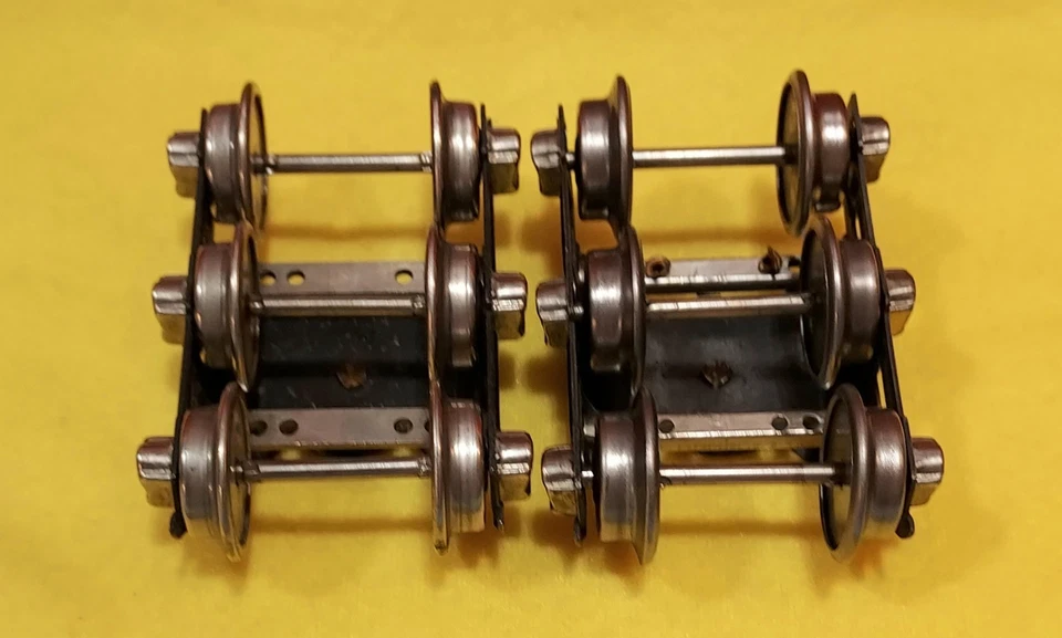 1 pair of Premium Lionel prewar 6 Wheel Trucks, whistle/passenger, Very Nice!!! - Image 4 of 4