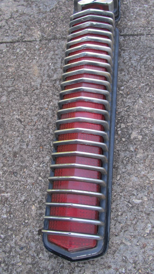 Par de luces traseras Mercury Cougar 1967-1968 bonito conductor Foto 2 de 4