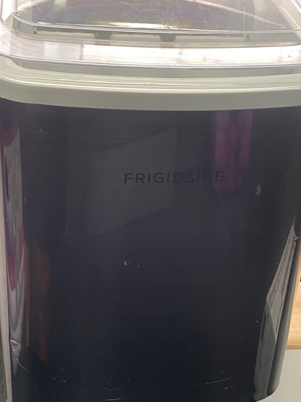 Frigidaire, 26 Lbs. Countertop Ice Maker, Bullet Shaped Ice, Blk Stainless Steel