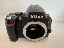 Nikon D40 6.1MP Digital SLR Camera Body, Broken LCD Screen, For Parts/Repair