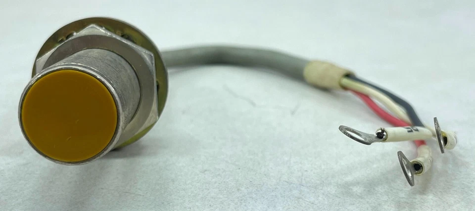 Omron TL-X P5P TLXP5P Proximity Switch 5mm Distance 500ma 10-30 VDC Japan Make✅ - Image 2 of 4