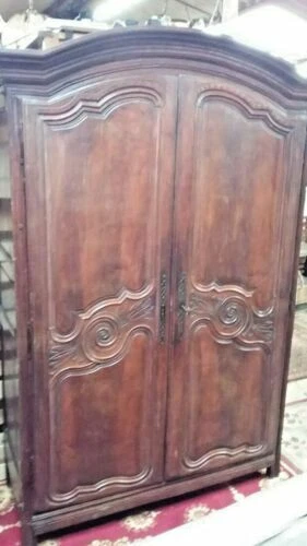 Meubles de rangement du XIXe siècle armoires, penderies XIXème et avant en chêne