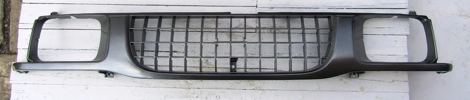 ISUZU OPEL CAMPO TFS MODELO 1993 96 PARRILLA DELANTERA MÁSCARA IMPRIMADA NUEVO RECAMBIO Foto 4 de 4