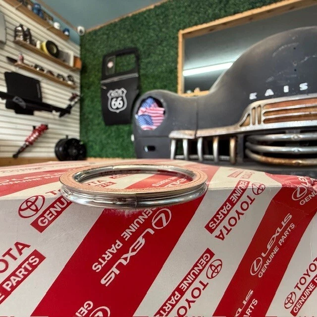 (1) oem Genuine Toyota Gasket  Exhaust Pipe 90080-43036 - Image 3 of 3