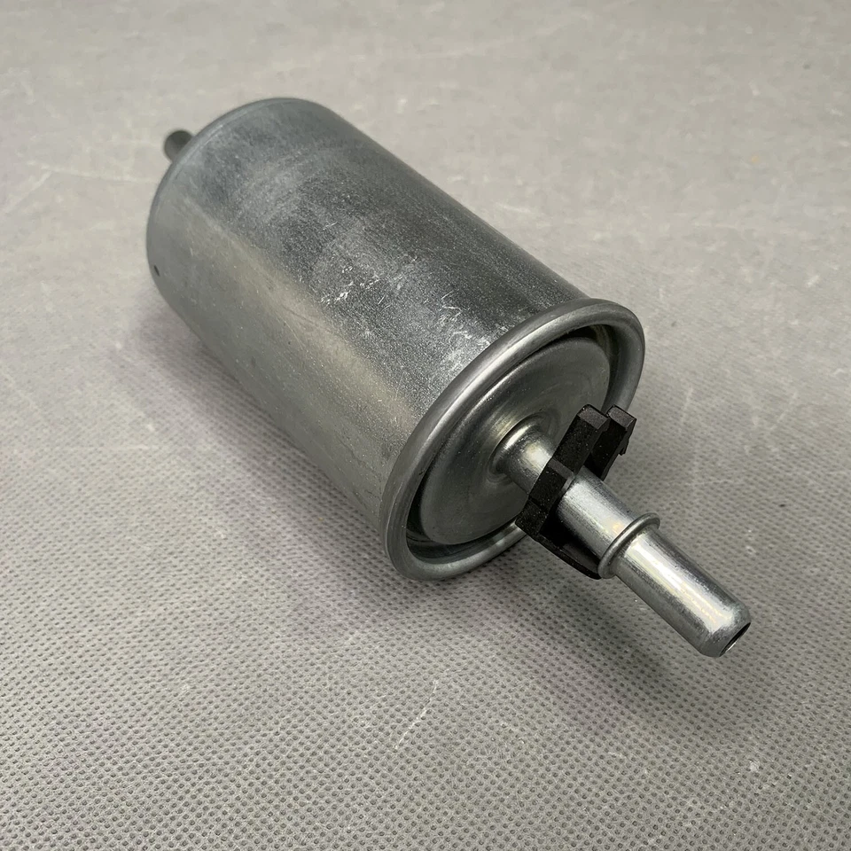 Filtro de combustible Bosch para Ford Thunderbird 1991-1997 3,8 L 77091WS Foto 2 de 4