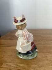 Royal Doulton Beatrix Potter Lady Woodmouse Figurine. Exc. MR27317 