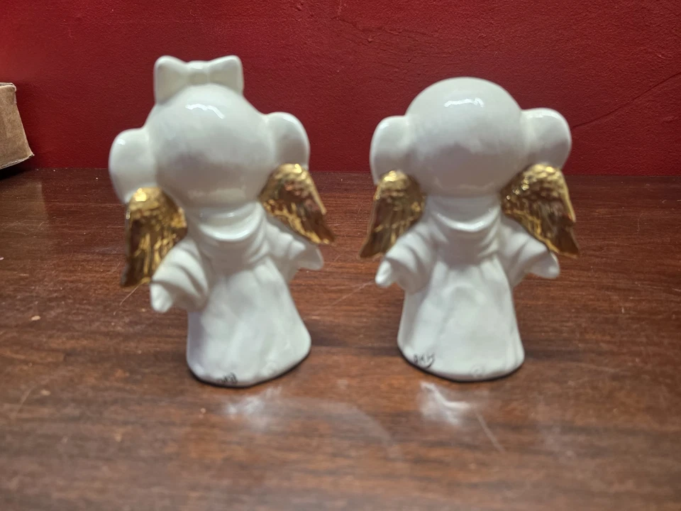 VINTAGE PAIR OF CERAMIC KISSING ANGEL MICE FIGURINES Gold Wings Signed - Image 3 of 4
