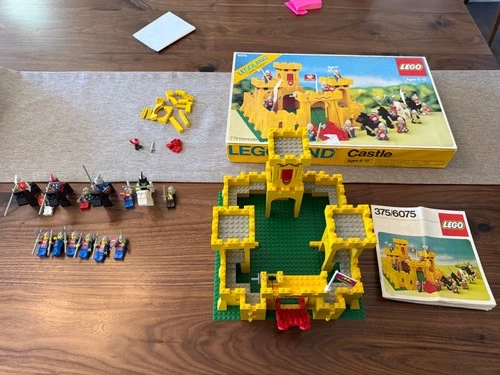 Vintage 1978 Lego Legoland Castle 375/6075. Complete w/Original Manual & Box