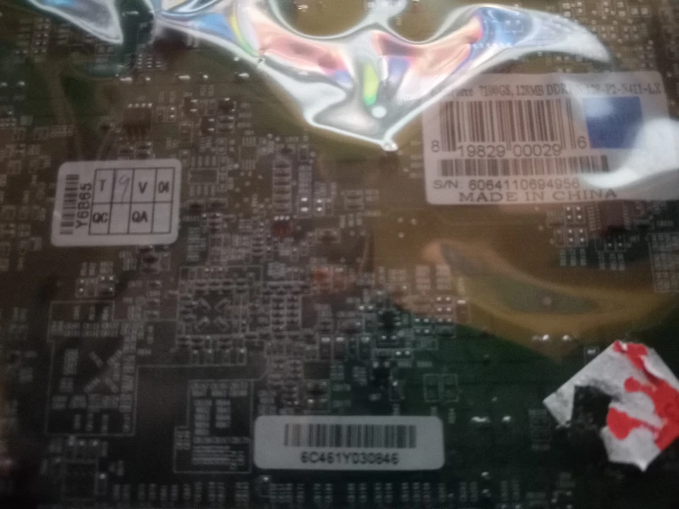 128-P2-N411-LX - EVGA e-GeForce 7100GS TC 128 MB PCIe Video Card (52-5) - Image 3 of 4