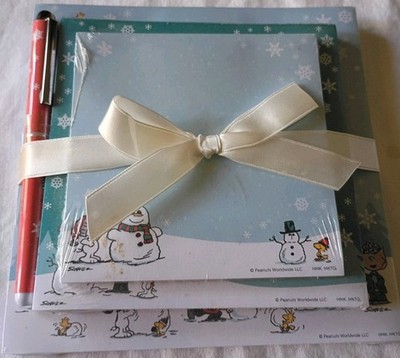 Sealed Hallmark ''Peanuts'' Memo Pad Set of 3 Note Pads & Pen