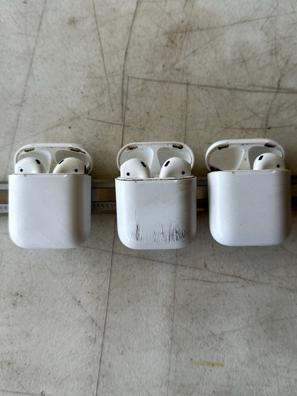 Lot of Apple AirPods 1st Generation with Charging Case White Used