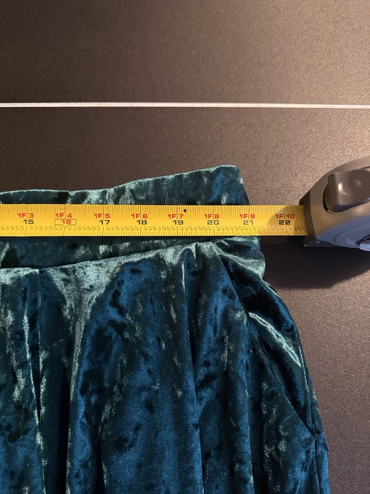 Falda de Terciopelo Tórrida Talla 3 Navidad Año Nuevo Fiesta Verde Esmeralda Bolsillos Foto 3 de 4