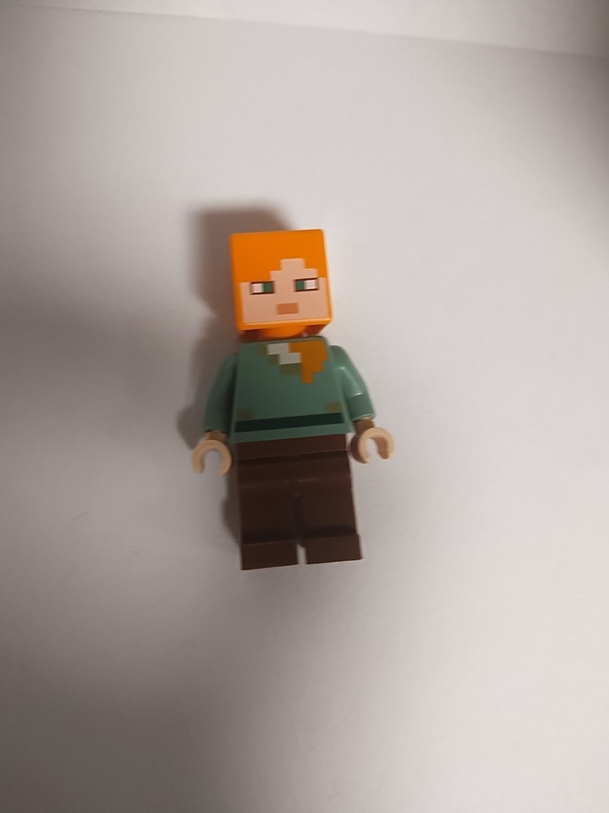Lego Minecraft Alex Minifigure Min017 from Set 21121