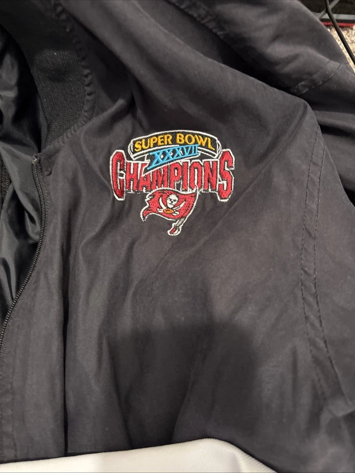 Chaqueta Super Bowl XXXVII 37 Tampa Bay Buccaneers para hombre M con polo blanco  Foto 2 de 4