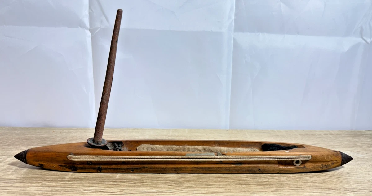 Navette Ancienne En Bois Pour Métier à Tisser – Vintage – Bon état